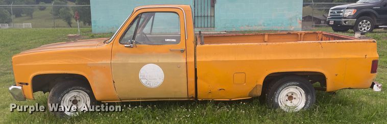 image for item IC9411 1986 Chevrolet C10  pickup truck