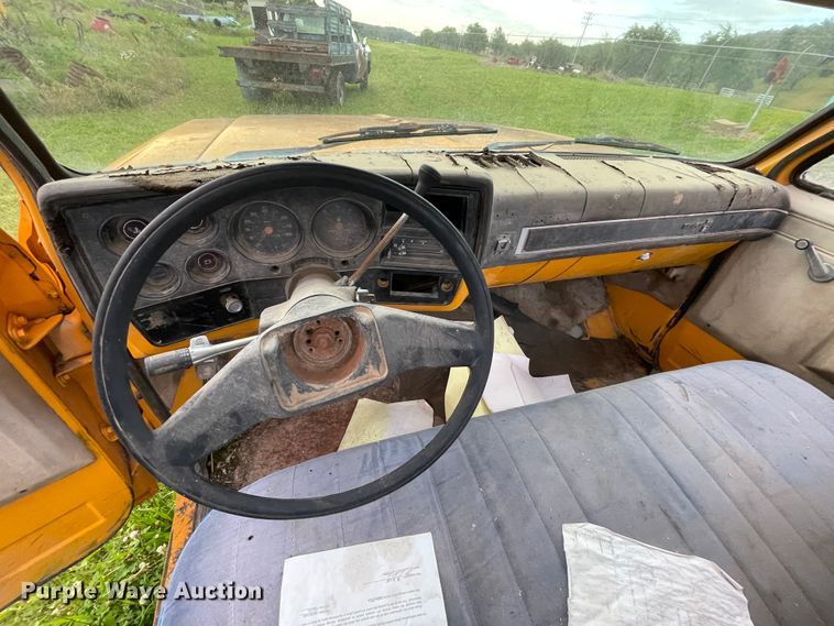 image for item IC9411 1986 Chevrolet C10  pickup truck