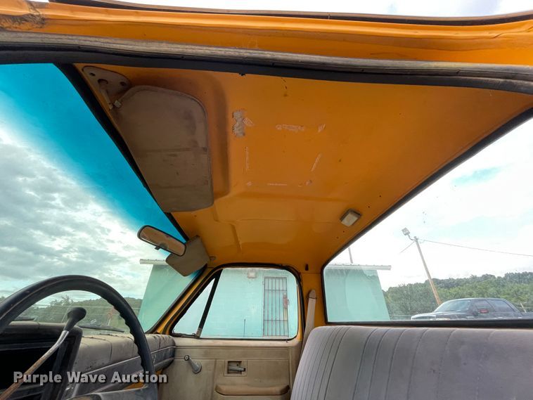 image for item IC9411 1986 Chevrolet C10  pickup truck