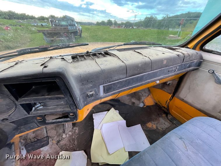 image for item IC9411 1986 Chevrolet C10  pickup truck