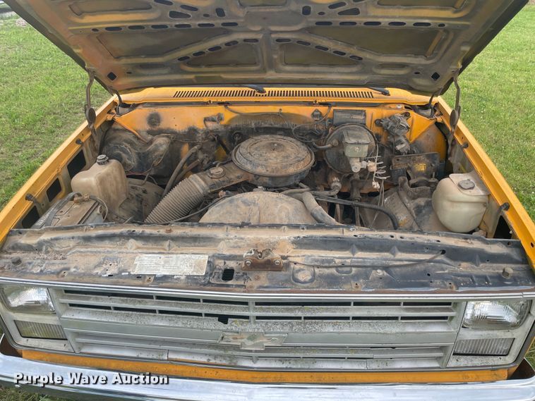 image for item IC9411 1986 Chevrolet C10  pickup truck