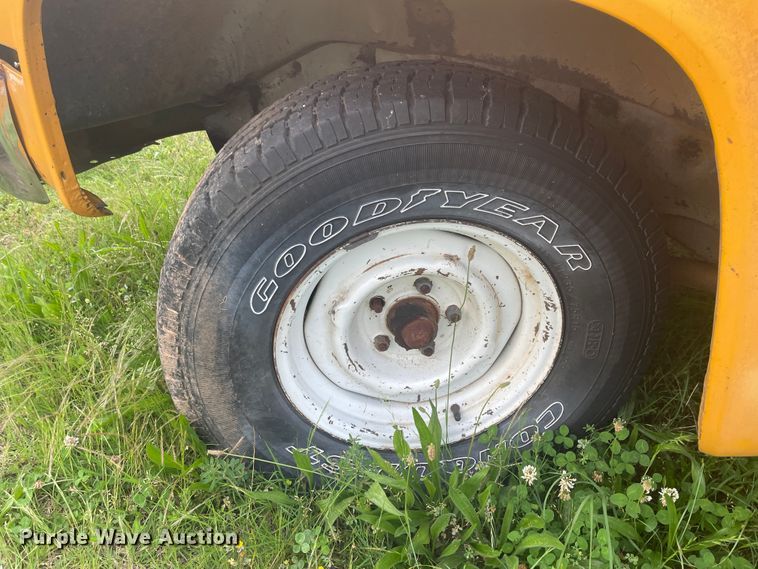 image for item IC9411 1986 Chevrolet C10  pickup truck