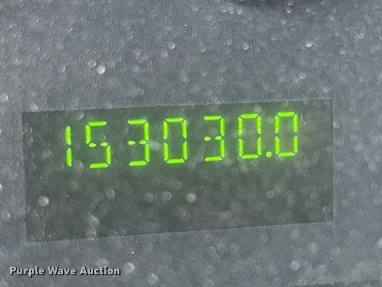 image for item IC9414 2004 Ford E350 Super Duty  shuttle bus