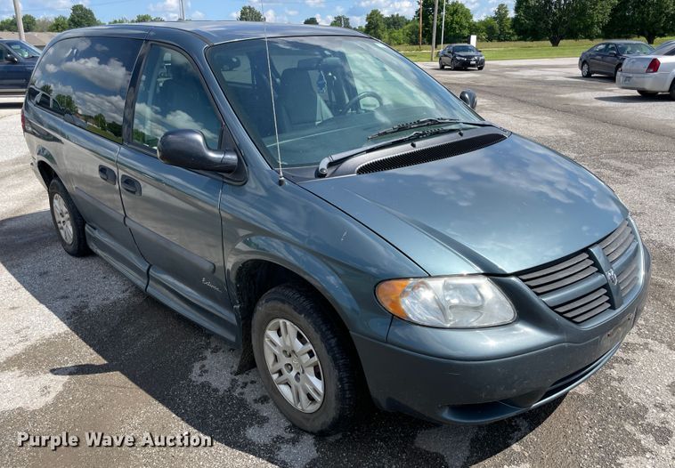 image for item IC9415 2005 Dodge Grand Caravan  handicap accessible van