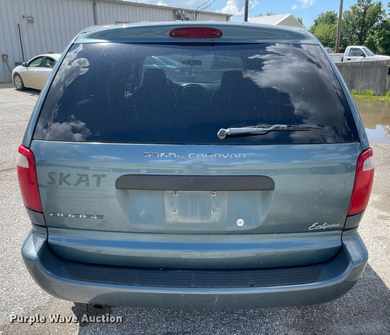 image for item IC9415 2005 Dodge Grand Caravan  handicap accessible van