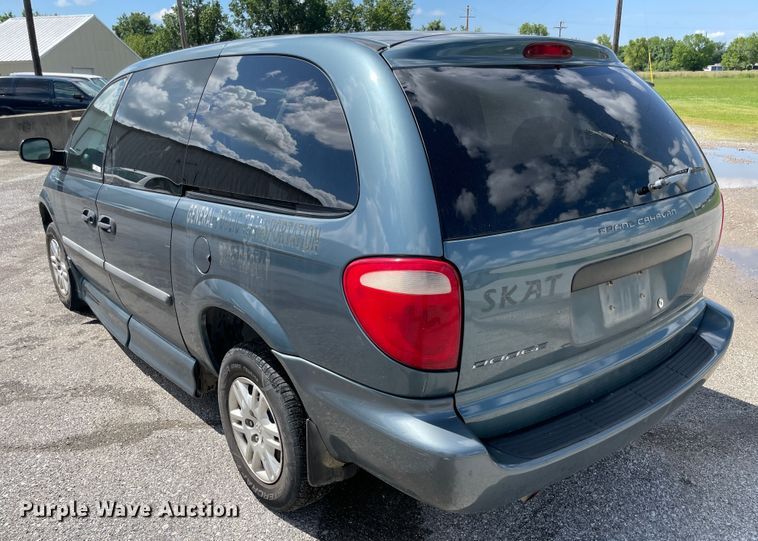 image for item IC9415 2005 Dodge Grand Caravan  handicap accessible van