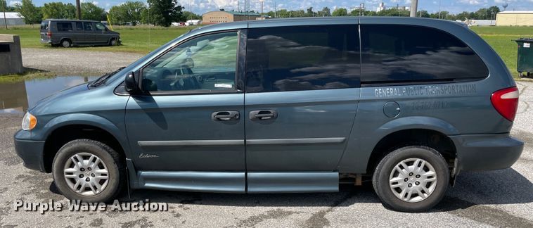 image for item IC9415 2005 Dodge Grand Caravan  handicap accessible van