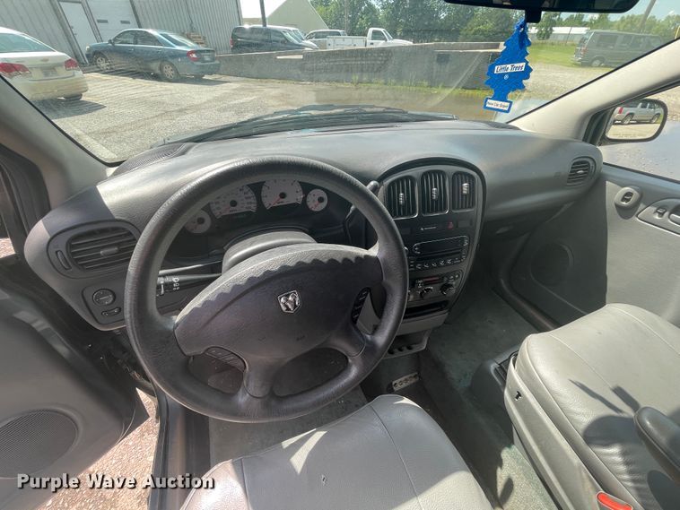 image for item IC9415 2005 Dodge Grand Caravan  handicap accessible van