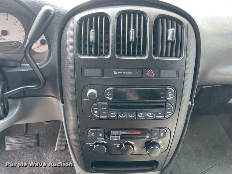 image for item IC9415 2005 Dodge Grand Caravan  handicap accessible van