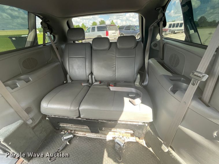 image for item IC9415 2005 Dodge Grand Caravan  handicap accessible van