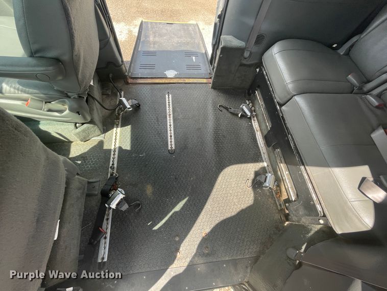 image for item IC9415 2005 Dodge Grand Caravan  handicap accessible van