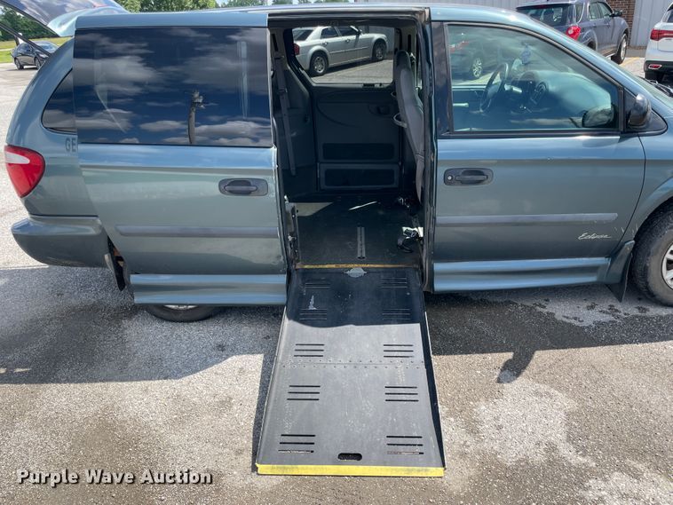 image for item IC9415 2005 Dodge Grand Caravan  handicap accessible van