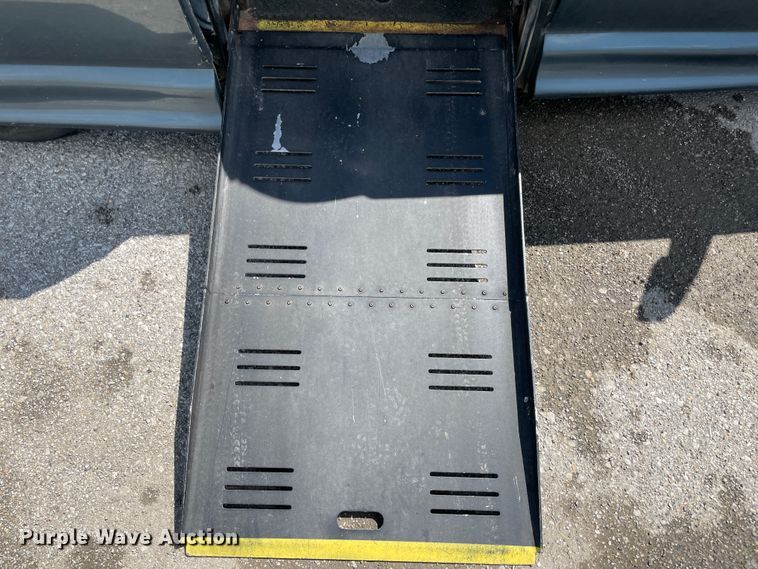 image for item IC9415 2005 Dodge Grand Caravan  handicap accessible van