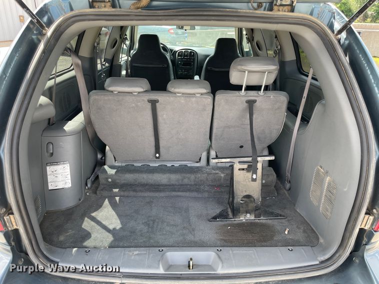 image for item IC9415 2005 Dodge Grand Caravan  handicap accessible van