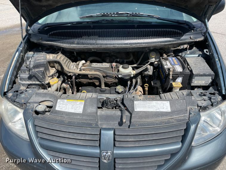 image for item IC9415 2005 Dodge Grand Caravan  handicap accessible van