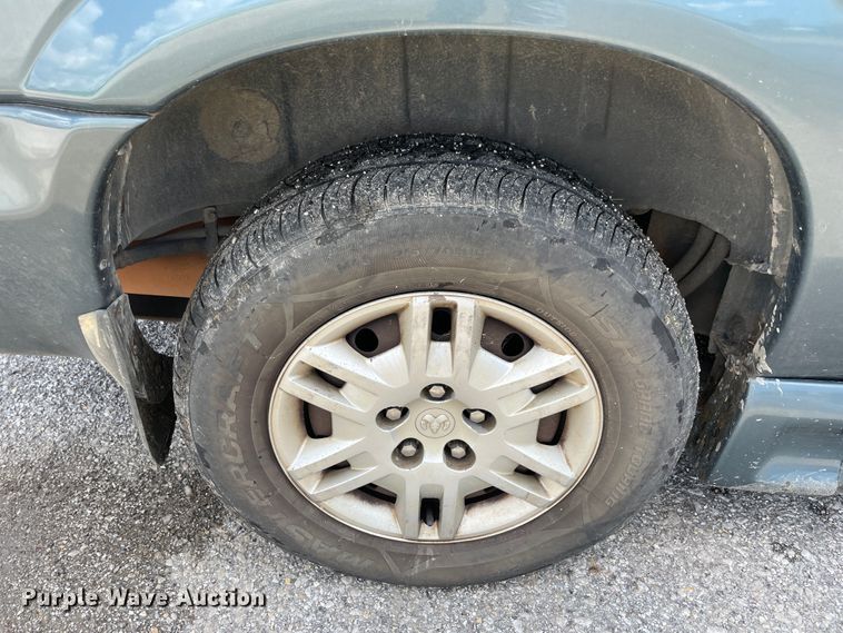 image for item IC9415 2005 Dodge Grand Caravan  handicap accessible van