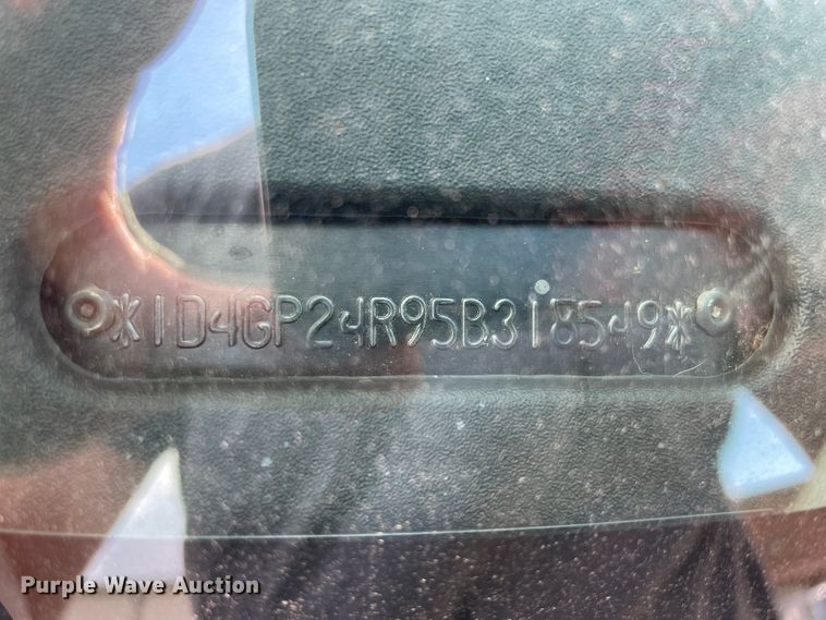 image for item IC9415 2005 Dodge Grand Caravan  handicap accessible van