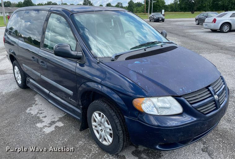 image for item IC9417 2005 Dodge Grand Caravan  handicap accessible van
