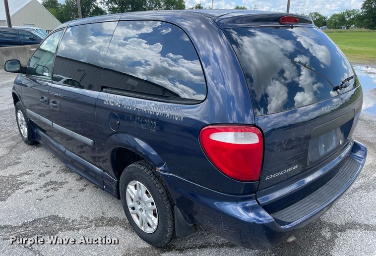 image for item IC9417 2005 Dodge Grand Caravan  handicap accessible van