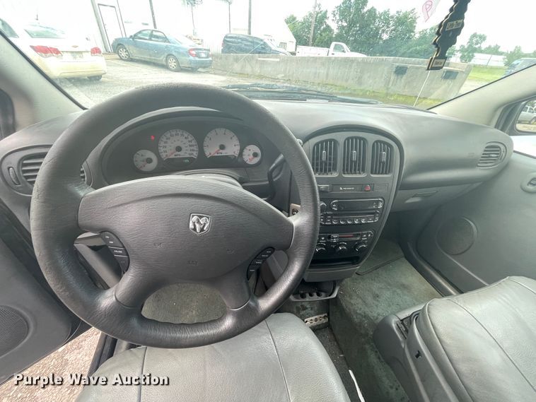 image for item IC9417 2005 Dodge Grand Caravan  handicap accessible van