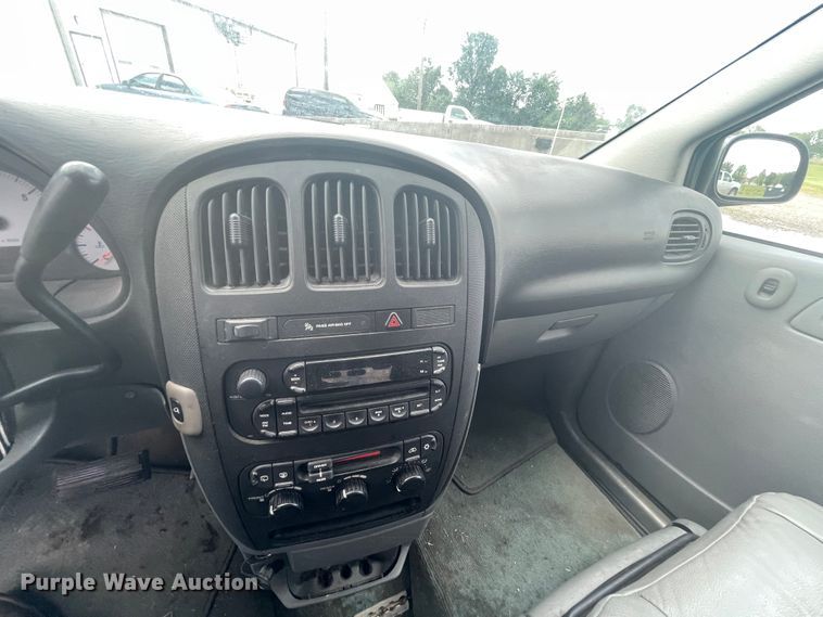 image for item IC9417 2005 Dodge Grand Caravan  handicap accessible van