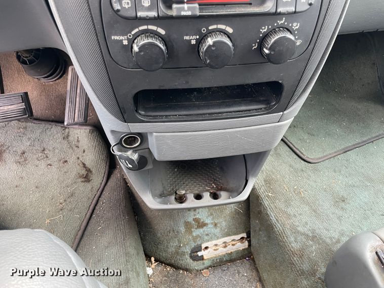 image for item IC9417 2005 Dodge Grand Caravan  handicap accessible van