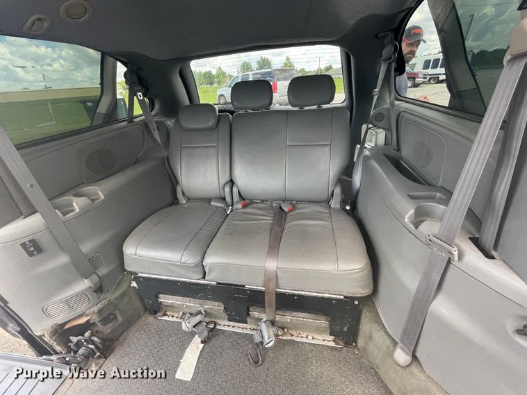 image for item IC9417 2005 Dodge Grand Caravan  handicap accessible van