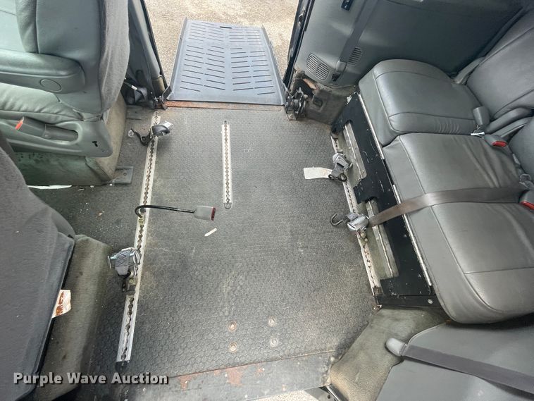 image for item IC9417 2005 Dodge Grand Caravan  handicap accessible van