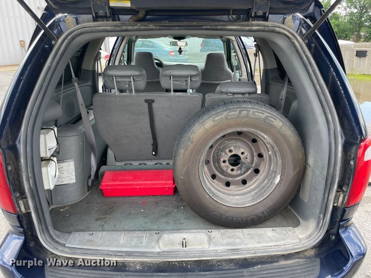 image for item IC9417 2005 Dodge Grand Caravan  handicap accessible van
