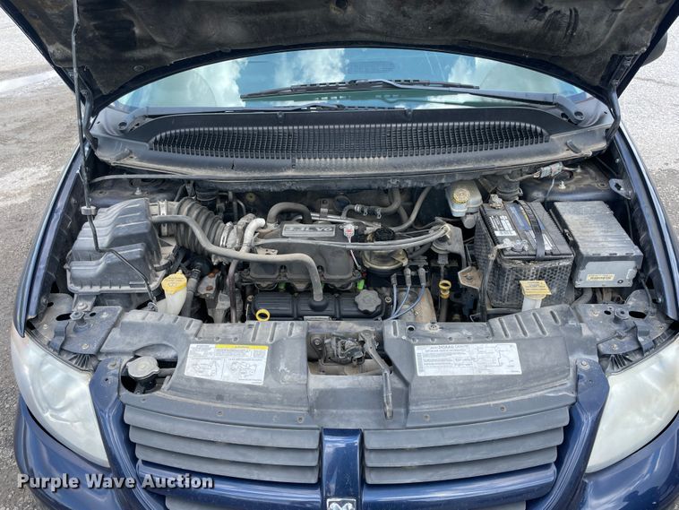 image for item IC9417 2005 Dodge Grand Caravan  handicap accessible van