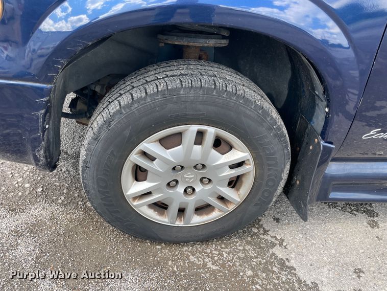 image for item IC9417 2005 Dodge Grand Caravan  handicap accessible van