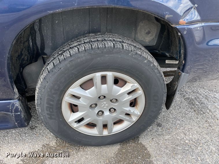 image for item IC9417 2005 Dodge Grand Caravan  handicap accessible van