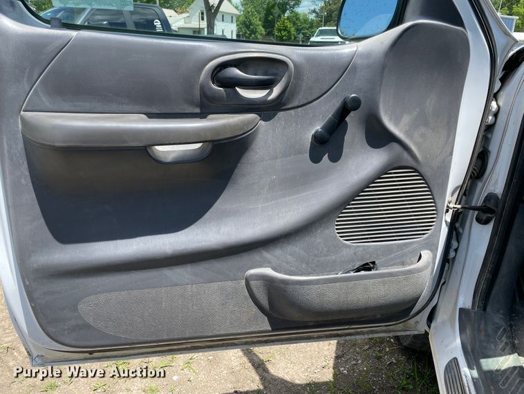 image for item IC9420 2003 Ford F150  pickup truck