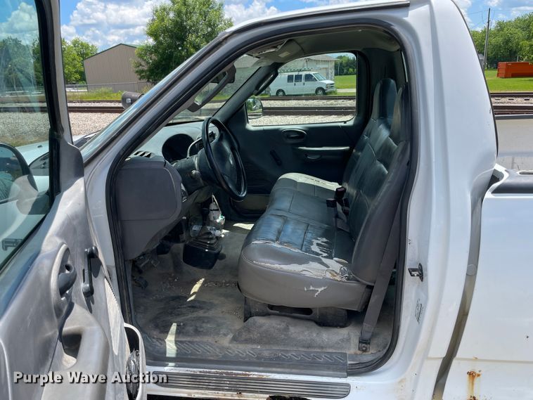 image for item IC9420 2003 Ford F150  pickup truck