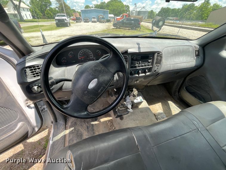 image for item IC9420 2003 Ford F150  pickup truck