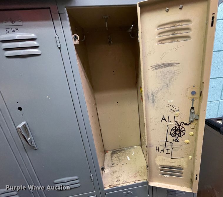 image for item IC9421 Lockers