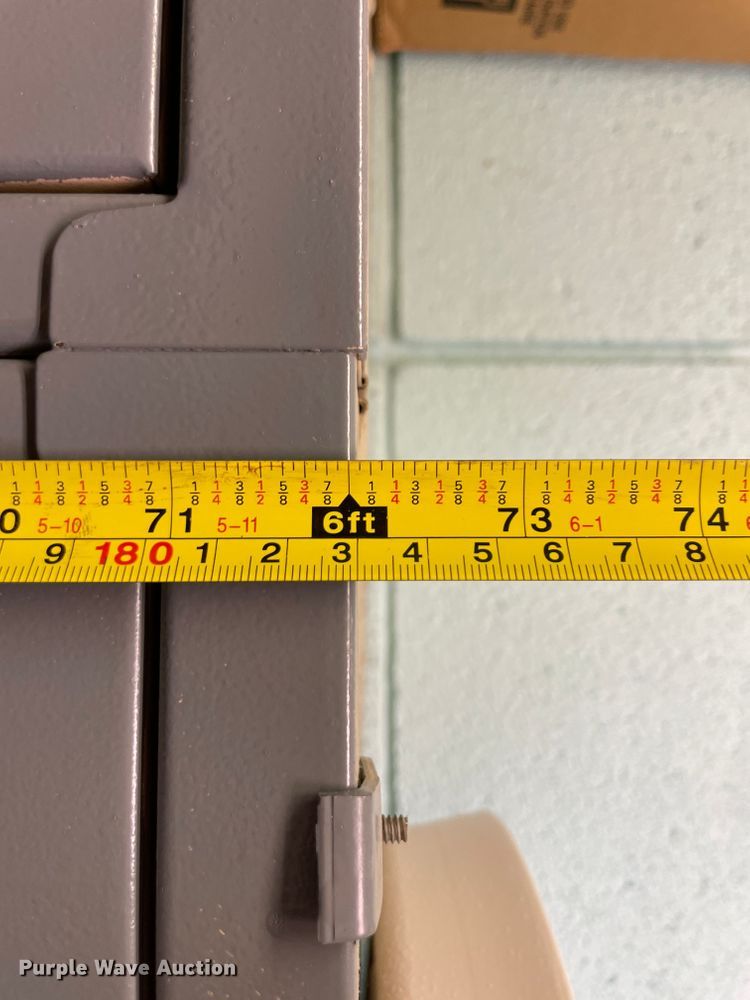 image for item IC9421 Lockers