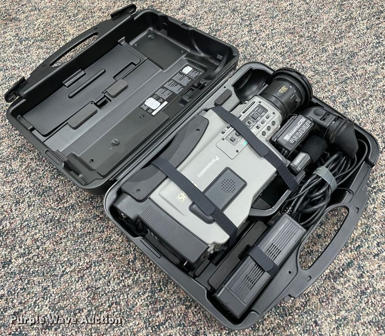 image for item IC9422 Panasonic SVHS camcorder