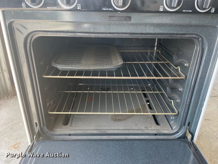 image for item IC9438 Roper FGP310EW  stove