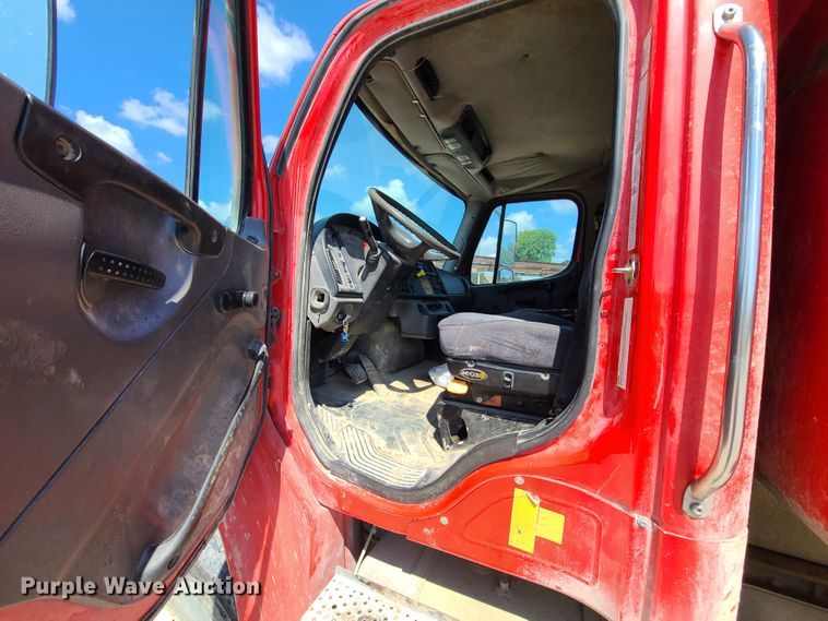 image for item IC9766 2006 Freightliner M2 106  dump truck