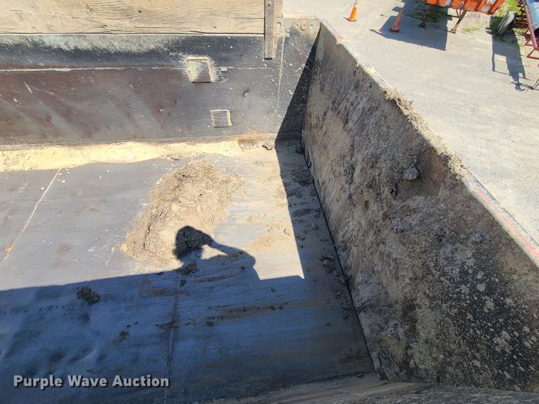 image for item IC9766 2006 Freightliner M2 106  dump truck