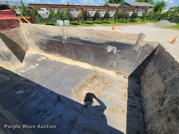 image for item IC9766 2006 Freightliner M2 106  dump truck