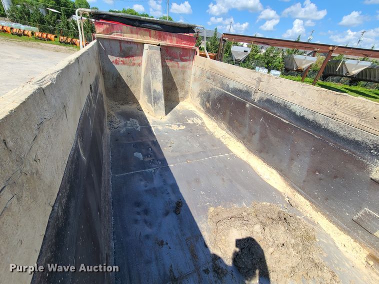 image for item IC9766 2006 Freightliner M2 106  dump truck