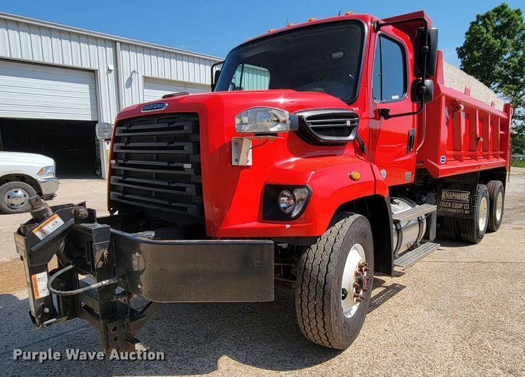 image for item IF9814 2015 Freightliner 108SD  dump truck
