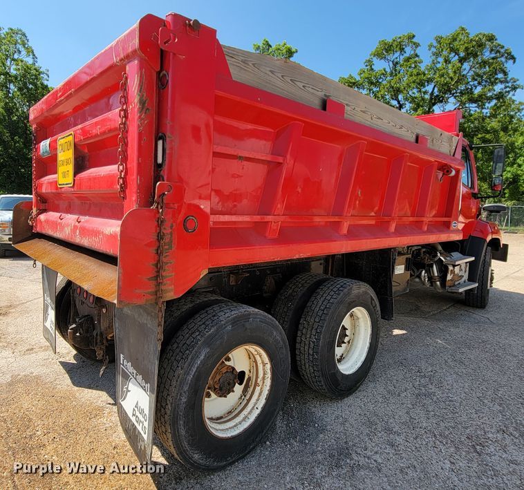 image for item IF9814 2015 Freightliner 108SD  dump truck