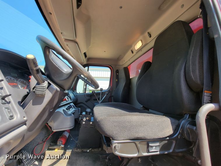 image for item IF9814 2015 Freightliner 108SD  dump truck