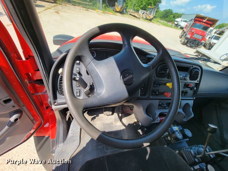 image for item IF9814 2015 Freightliner 108SD  dump truck