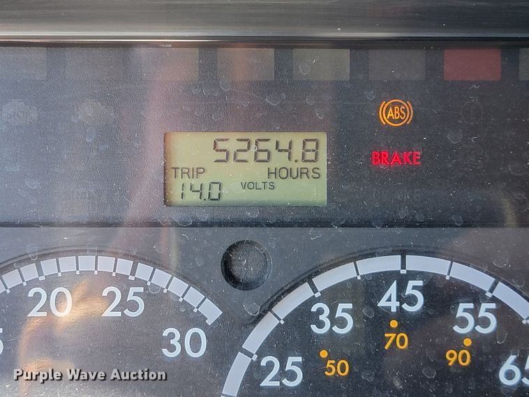 image for item IF9814 2015 Freightliner 108SD  dump truck