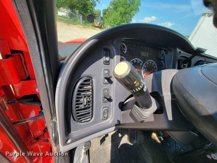 image for item IF9814 2015 Freightliner 108SD  dump truck