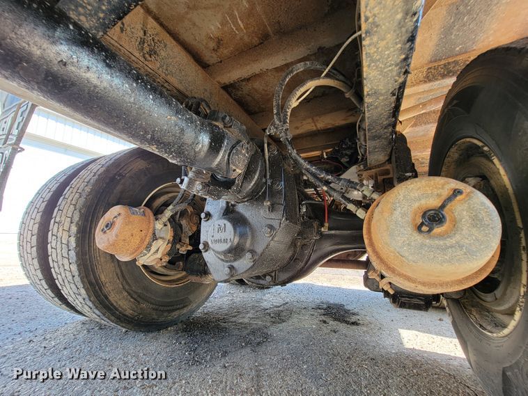 image for item IF9814 2015 Freightliner 108SD  dump truck